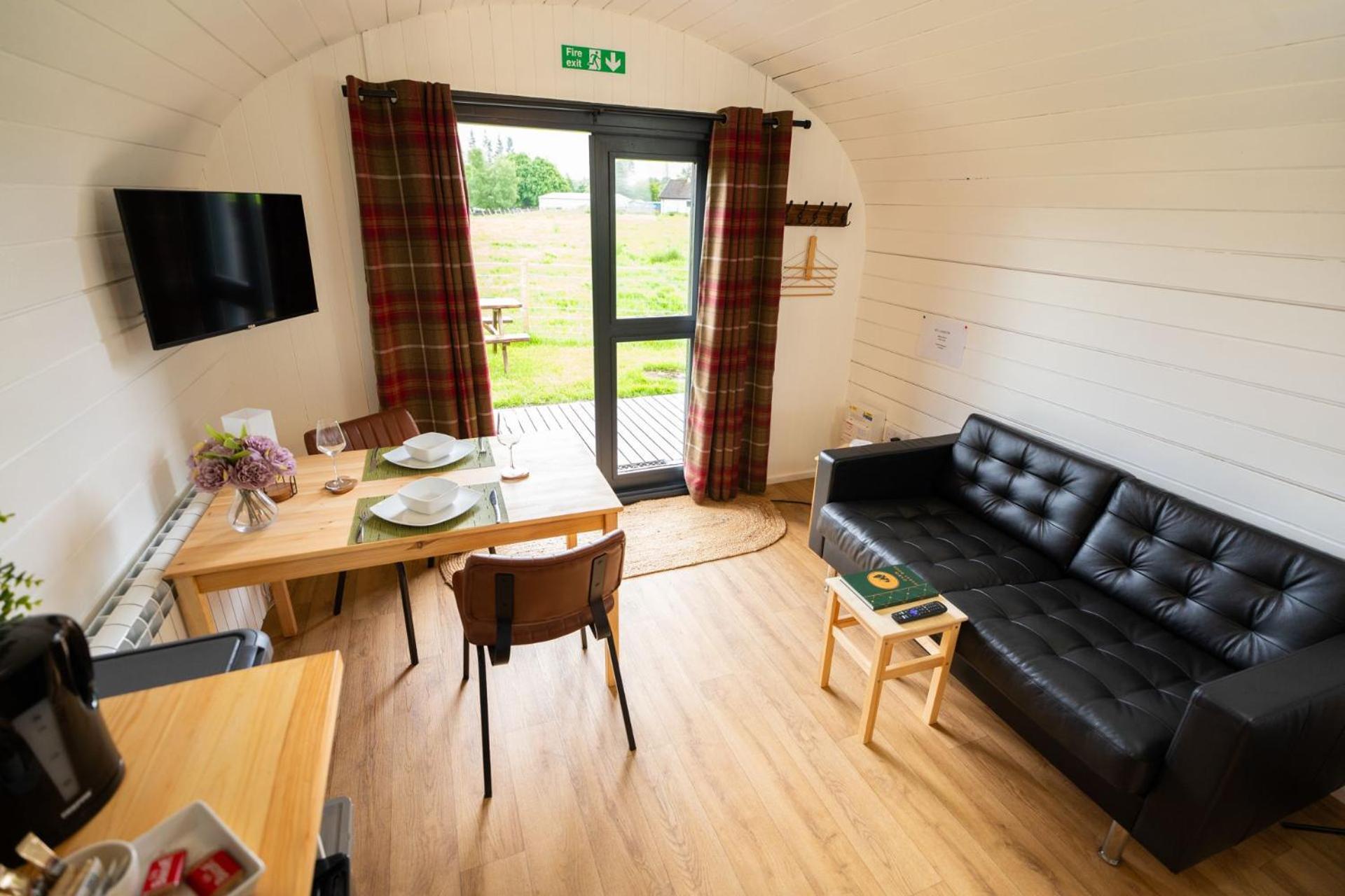 Aonach Mor Pod Villa Fort William Exterior photo